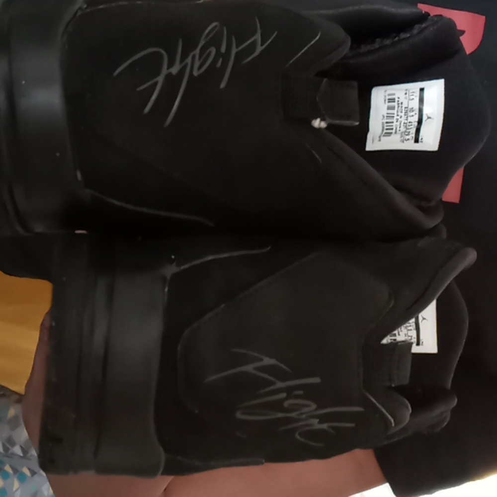 Shoes - Picture 6 of 8